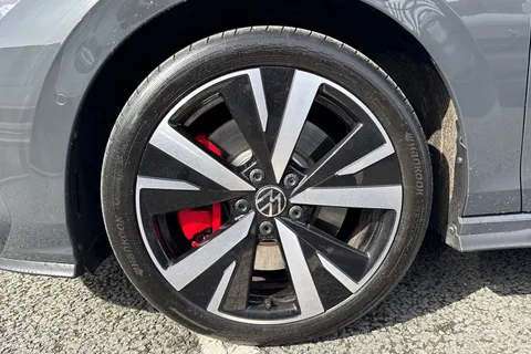 CX75KNS Volkswagen Golf 1.5 TSI 272 GTE eHybrid 5dr DSG⭐ Leather, Sunroof, DCC, Heads Up, Black Pac Thumbnail #12