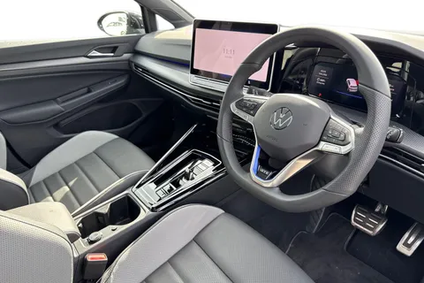 CX75KNS Volkswagen Golf 1.5 TSI 272 GTE eHybrid 5dr DSG⭐ Leather, Sunroof, DCC, Heads Up, Black Pac Thumbnail #14