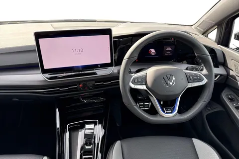 CX75KNS Volkswagen Golf 1.5 TSI 272 GTE eHybrid 5dr DSG⭐ Leather, Sunroof, DCC, Heads Up, Black Pac Thumbnail #18