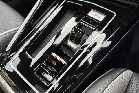 CX75KNS Volkswagen Golf 1.5 TSI 272 GTE eHybrid 5dr DSG⭐ Leather, Sunroof, DCC, Heads Up, Black Pac Thumbnail #23