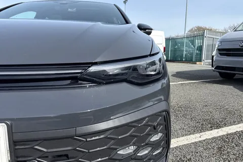 CX75KNS Volkswagen Golf 1.5 TSI 272 GTE eHybrid 5dr DSG⭐ Leather, Sunroof, DCC, Heads Up, Black Pac Thumbnail #30