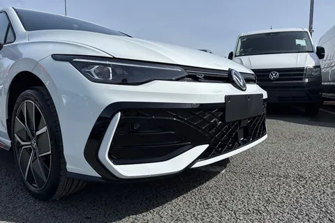  Volkswagen Golf 1.5 eTSI MHEV Black Edition DSG Euro 6 (s/s) 5dr Thumbnail #9