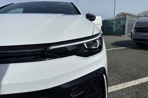  Volkswagen Golf 1.5 eTSI MHEV Black Edition DSG Euro 6 (s/s) 5dr Thumbnail #25