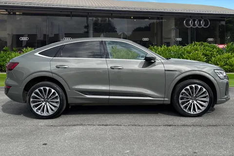 KN23PZM Audi Q8 e-tron Sportback S line 50 e-tron quattro 250,00 kW Thumbnail #4