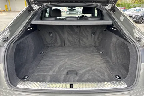 KN23PZM Audi Q8 e-tron Sportback S line 50 e-tron quattro 250,00 kW Thumbnail #7