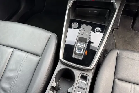 AV72OAX Audi A3 1.4 TFSIe 40 Sport Sportback S Tronic Euro 6 (s/s) 5dr 13kWh Thumbnail #24