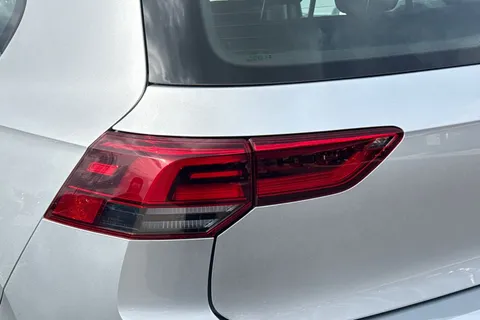 GL23DCZ Volkswagen Golf 1.0 TSI Life 5dr Thumbnail #9