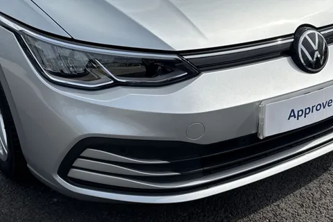 GL23DCZ Volkswagen Golf 1.0 TSI Life 5dr Thumbnail #10