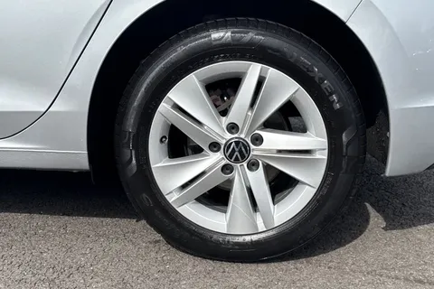 GL23DCZ Volkswagen Golf 1.0 TSI Life 5dr Thumbnail #11