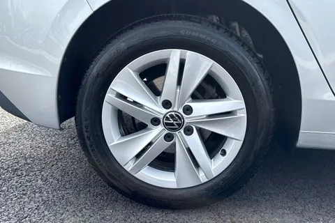 GL23DCZ Volkswagen Golf 1.0 TSI Life 5dr Thumbnail #12