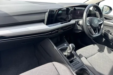 GL23DCZ Volkswagen Golf 1.0 TSI Life 5dr Thumbnail #16