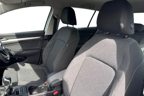 GL23DCZ Volkswagen Golf 1.0 TSI Life 5dr Thumbnail #17