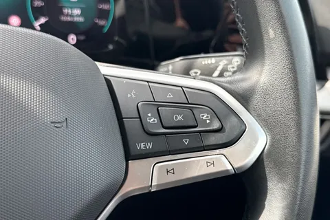 GL23DCZ Volkswagen Golf 1.0 TSI Life 5dr Thumbnail #32