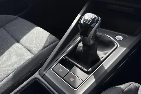 GL23DCZ Volkswagen Golf 1.0 TSI Life 5dr Thumbnail #34