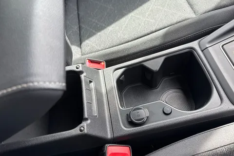 GL23DCZ Volkswagen Golf 1.0 TSI Life 5dr Thumbnail #35