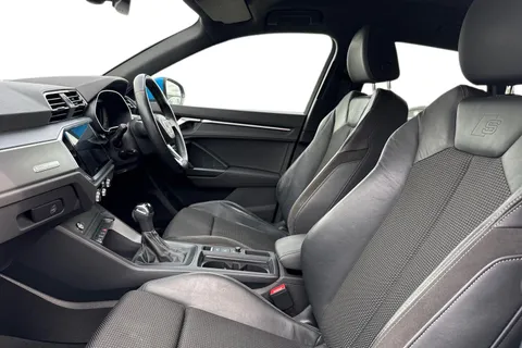 15 of 63 for Audi Q3 S line 35 TFSI 150 PS S tronic