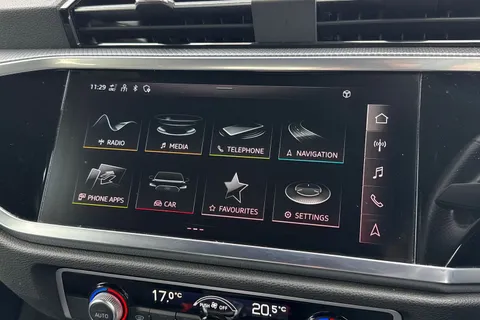 16 of 63 for Audi Q3 S line 35 TFSI 150 PS S tronic