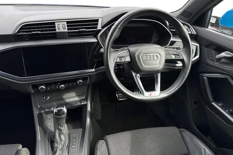 17 of 63 for Audi Q3 S line 35 TFSI 150 PS S tronic