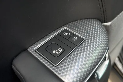 37 of 57 for Land Rover Range Rover Sport 3.0 SD V6 HSE Dynamic Auto 4WD Euro 6 (s/s) 5dr