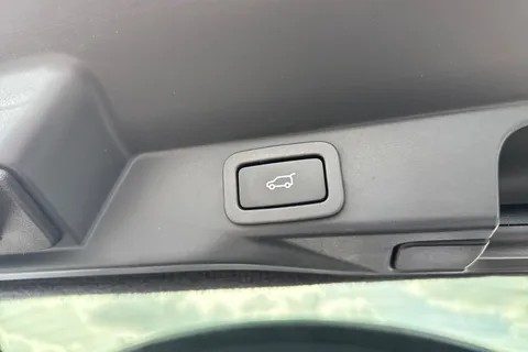 40 of 57 for Land Rover Range Rover Sport 3.0 SD V6 HSE Dynamic Auto 4WD Euro 6 (s/s) 5dr