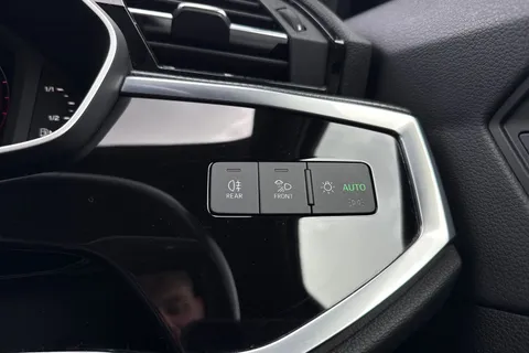 42 of 63 for Audi Q3 S line 35 TFSI 150 PS S tronic