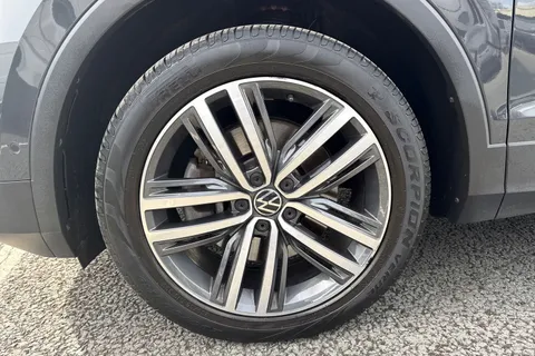 DE24KOB Volkswagen Tiguan 1.4 TSI eHybrid Elegance 5dr DSG Thumbnail #13