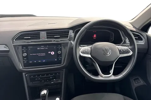 DE24KOB Volkswagen Tiguan 1.4 TSI eHybrid Elegance 5dr DSG Thumbnail #19