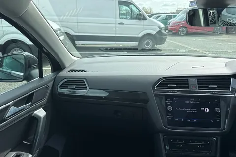 DE24KOB Volkswagen Tiguan 1.4 TSI eHybrid Elegance 5dr DSG Thumbnail #21