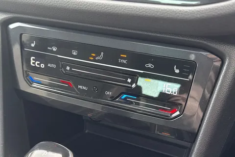 DE24KOB Volkswagen Tiguan 1.4 TSI eHybrid Elegance 5dr DSG Thumbnail #23