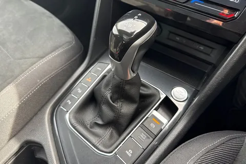 DE24KOB Volkswagen Tiguan 1.4 TSI eHybrid Elegance 5dr DSG Thumbnail #24