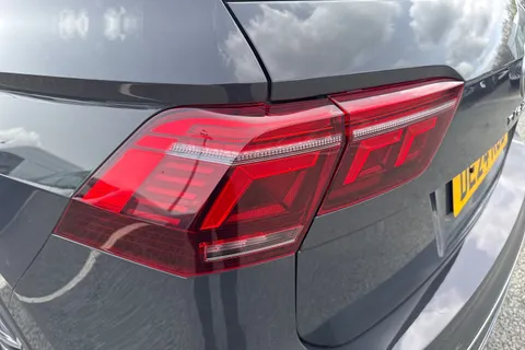 DE24KOB Volkswagen Tiguan 1.4 TSI eHybrid Elegance 5dr DSG Thumbnail #26