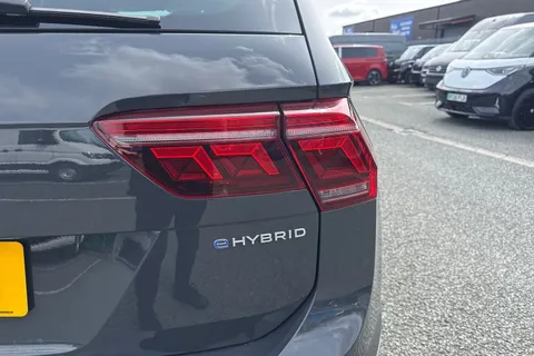 DE24KOB Volkswagen Tiguan 1.4 TSI eHybrid Elegance 5dr DSG Thumbnail #27