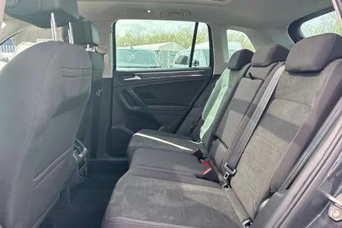 DE24KOB Volkswagen Tiguan 1.4 TSI eHybrid Elegance 5dr DSG Thumbnail #37