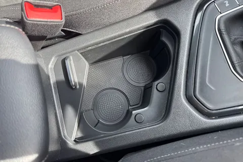 DE24KOB Volkswagen Tiguan 1.4 TSI eHybrid Elegance 5dr DSG Thumbnail #44