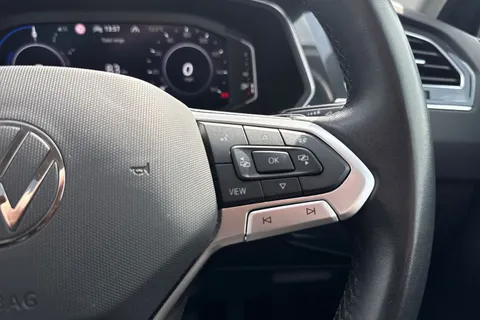 DE24KOB Volkswagen Tiguan 1.4 TSI eHybrid Elegance 5dr DSG Thumbnail #48