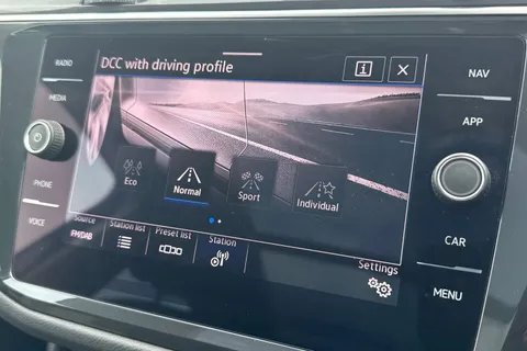 DE24KOB Volkswagen Tiguan 1.4 TSI eHybrid Elegance 5dr DSG Thumbnail #52