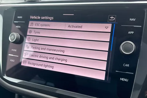 DE24KOB Volkswagen Tiguan 1.4 TSI eHybrid Elegance 5dr DSG Thumbnail #58