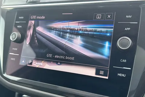 DE24KOB Volkswagen Tiguan 1.4 TSI eHybrid Elegance 5dr DSG Thumbnail #61