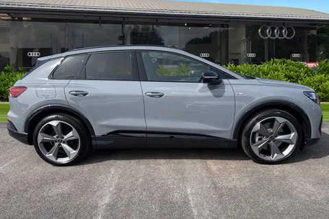  Audi Q4 e-tron 40 Black Edition Auto 5dr 82kWh Thumbnail #4