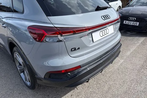  Audi Q4 e-tron 40 Black Edition Auto 5dr 82kWh Thumbnail #8