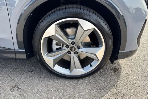  Audi Q4 e-tron 40 Black Edition Auto 5dr 82kWh Thumbnail #10