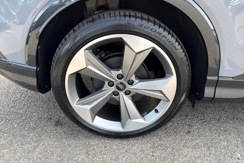  Audi Q4 e-tron 40 Black Edition Auto 5dr 82kWh Thumbnail #11