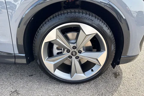  Audi Q4 e-tron 40 Black Edition Auto 5dr 82kWh Thumbnail #12