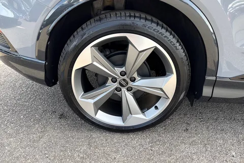  Audi Q4 e-tron 40 Black Edition Auto 5dr 82kWh Thumbnail #13