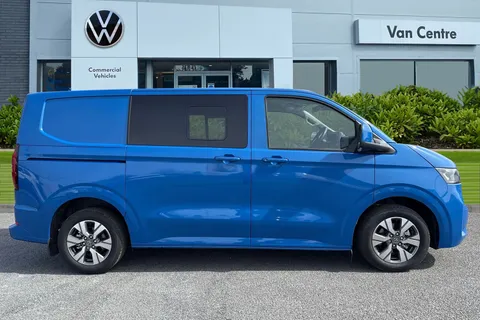 KM75XPF Volkswagen E-Transporter 160kW 65kWh Commerce Pro Kombi Van Auto Thumbnail #4