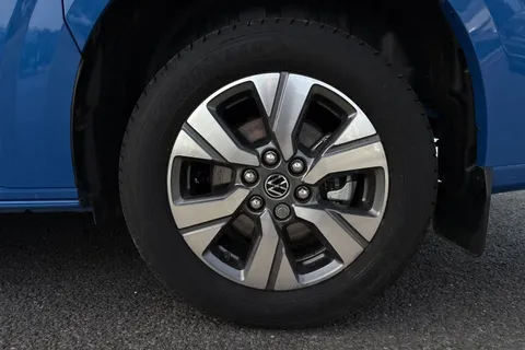 KM75XPF Volkswagen E-Transporter 160kW 65kWh Commerce Pro Kombi Van Auto Thumbnail #13