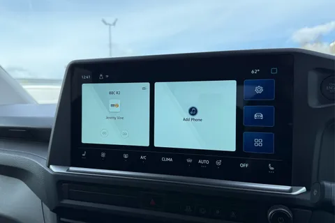 KM75XPF Volkswagen E-Transporter 160kW 65kWh Commerce Pro Kombi Van Auto Thumbnail #18