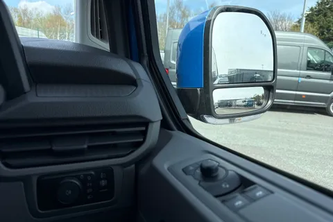 KM75XPF Volkswagen E-Transporter 160kW 65kWh Commerce Pro Kombi Van Auto Thumbnail #22