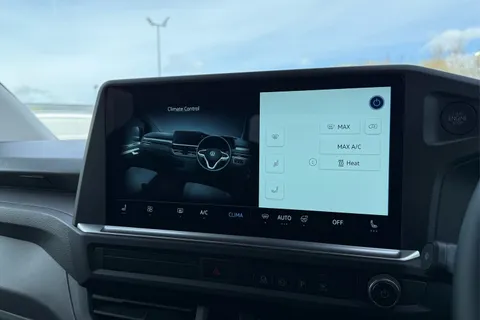 KM75XPF Volkswagen E-Transporter 160kW 65kWh Commerce Pro Kombi Van Auto Thumbnail #23