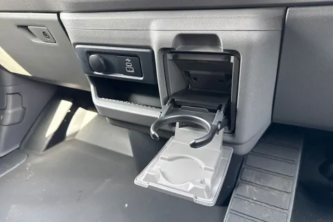 KM75XPF Volkswagen E-Transporter 160kW 65kWh Commerce Pro Kombi Van Auto Thumbnail #24